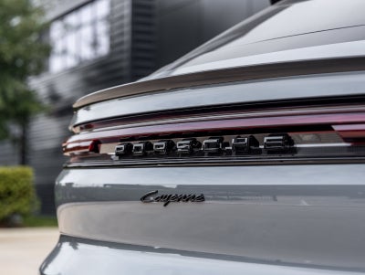 2025 Porsche Cayenne E-Hybrid Coupe Base