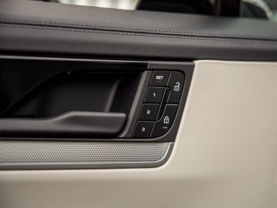 2025 Porsche Cayenne E-Hybrid Coupe Base