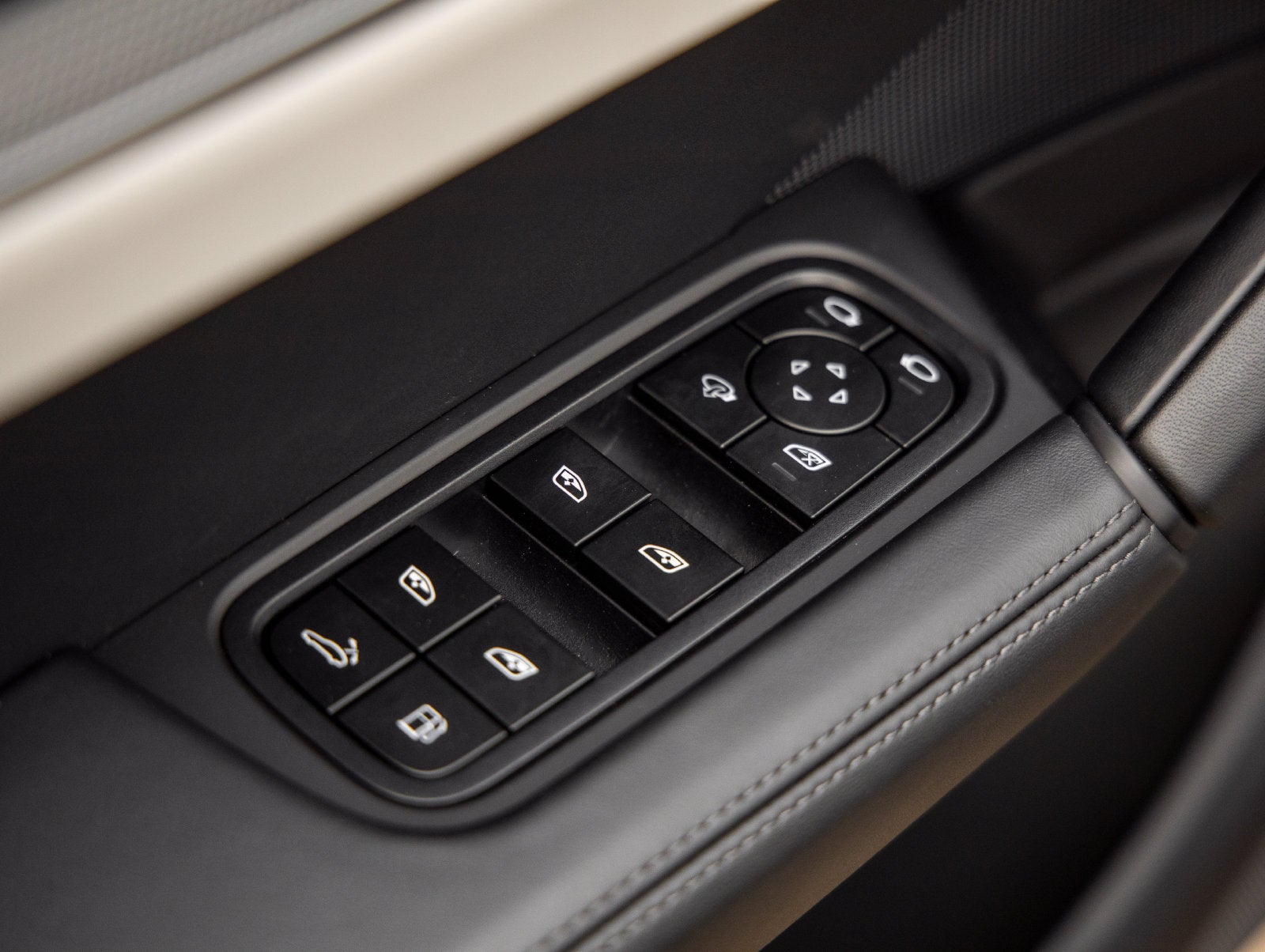 2025 Porsche Cayenne E-Hybrid Coupe Base