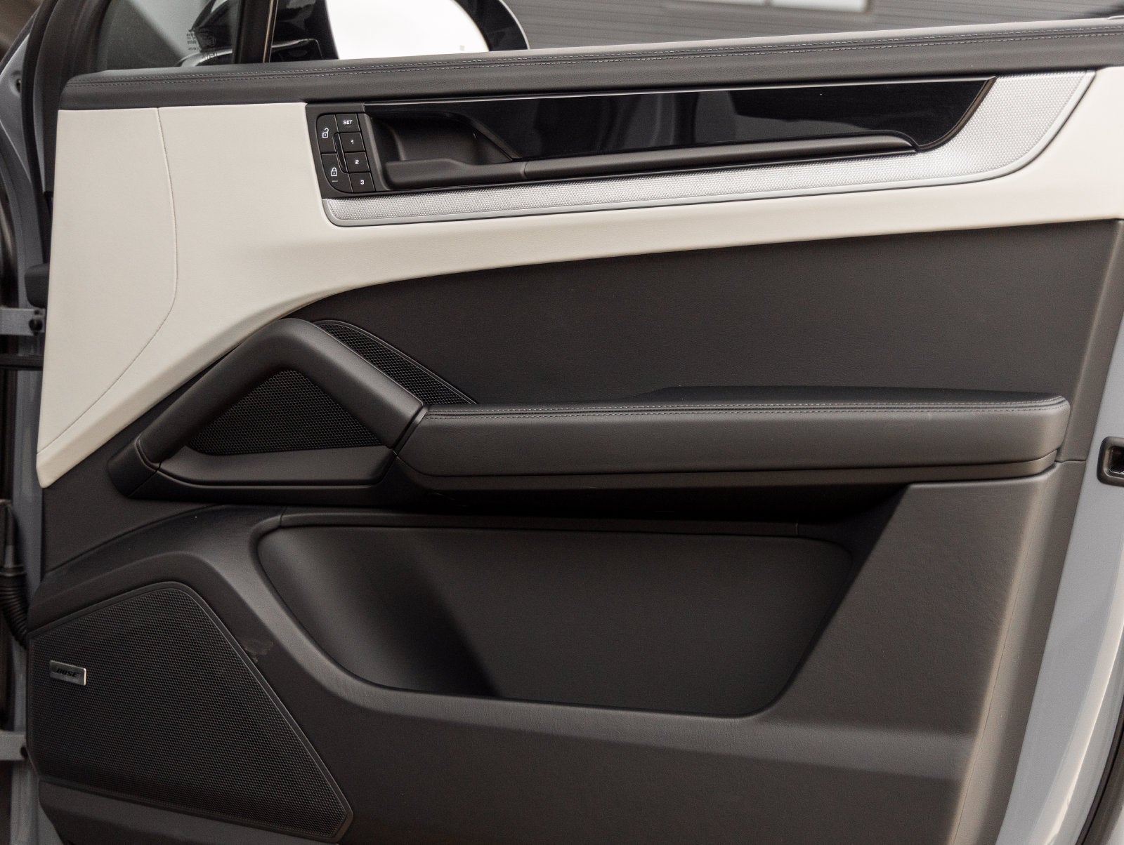 2025 Porsche Cayenne E-Hybrid Coupe Base