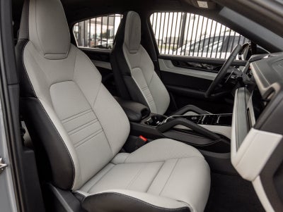 2025 Porsche Cayenne E-Hybrid Coupe Base