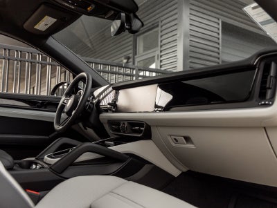 2025 Porsche Cayenne E-Hybrid Coupe Base