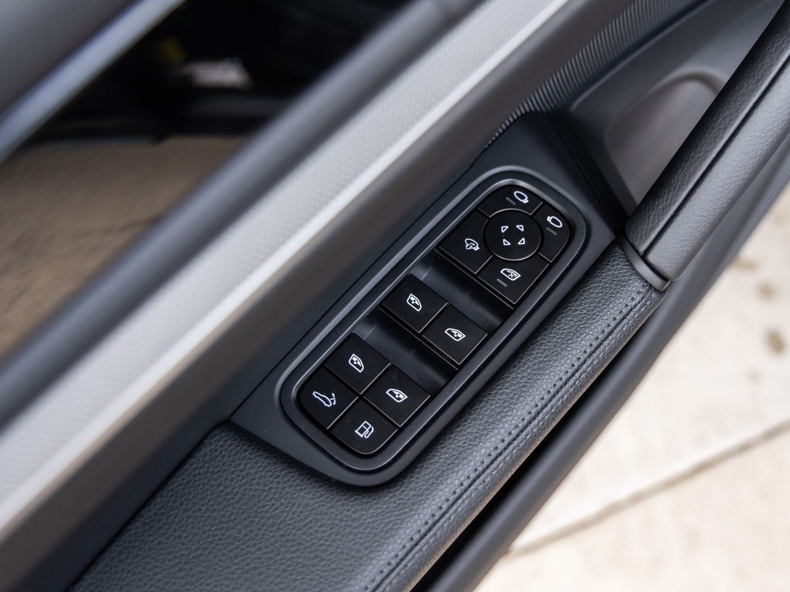 2025 Porsche Cayenne E-Hybrid Coupe