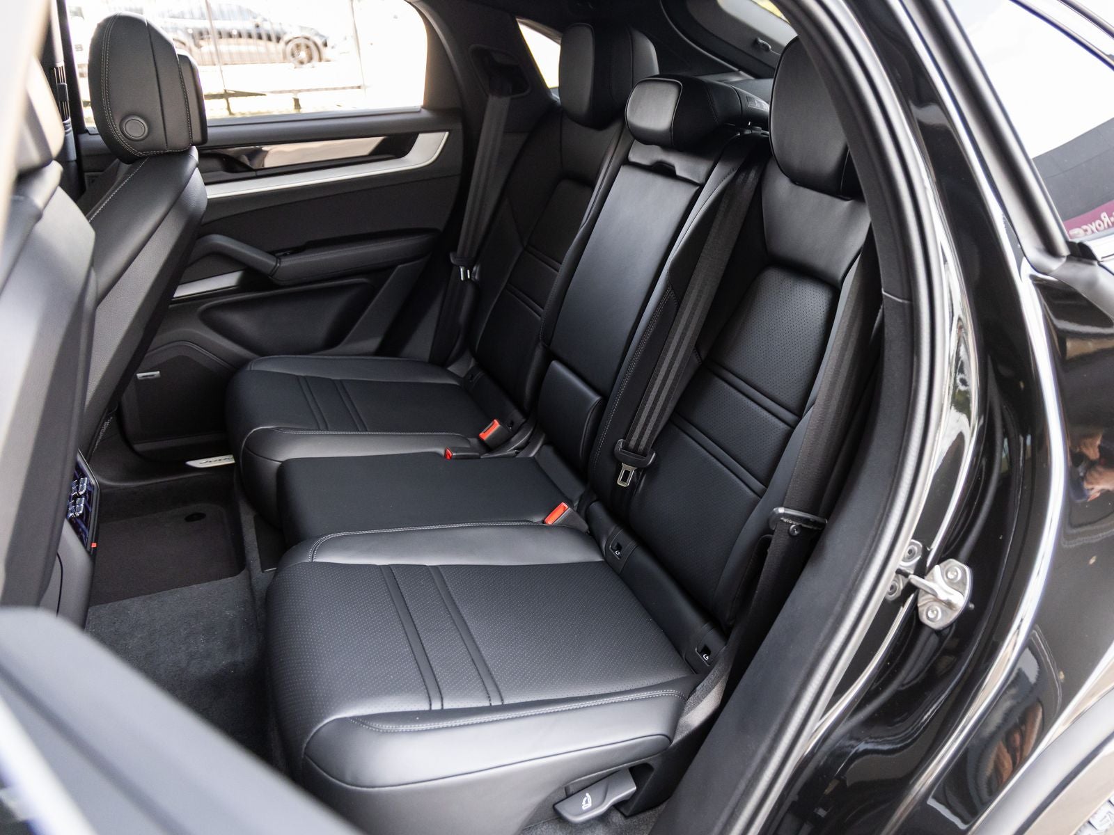 2025 Porsche Cayenne E-Hybrid Coupe