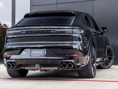 2025 Porsche Cayenne Cayenne GTS Coupe