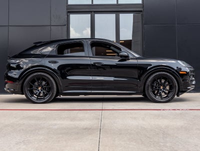 2025 Porsche Cayenne Cayenne GTS Coupe