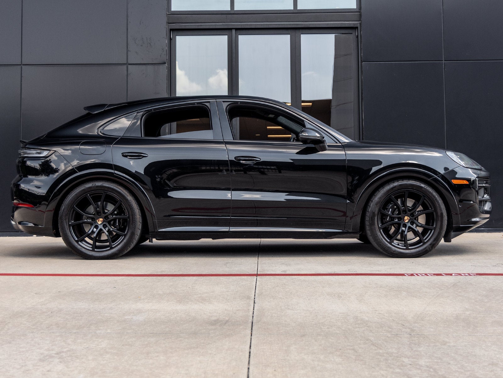 2025 Porsche Cayenne Cayenne GTS Coupe