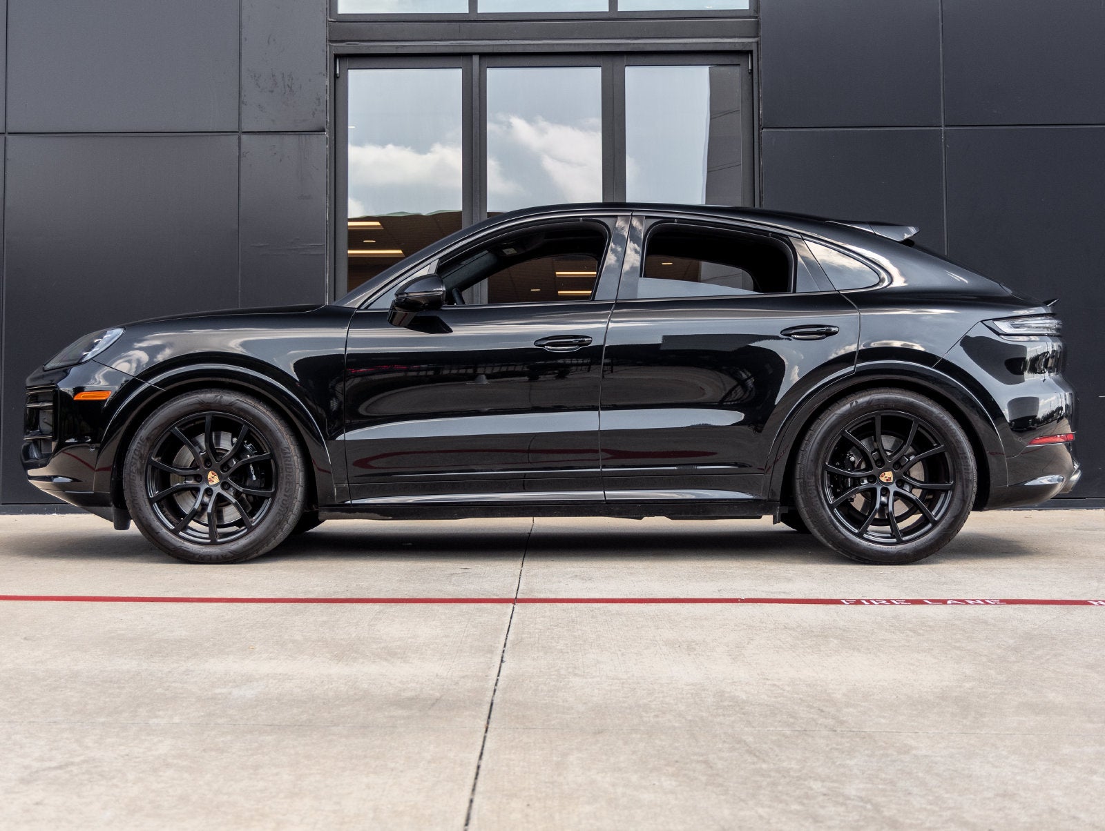 2025 Porsche Cayenne Cayenne GTS Coupe