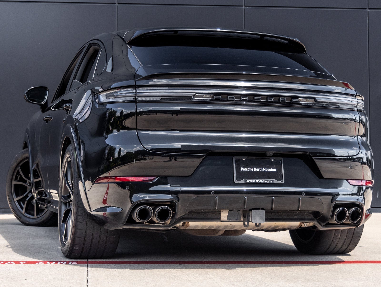 2025 Porsche Cayenne Cayenne GTS Coupe
