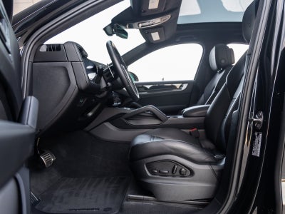 2025 Porsche Cayenne Coupe GTS