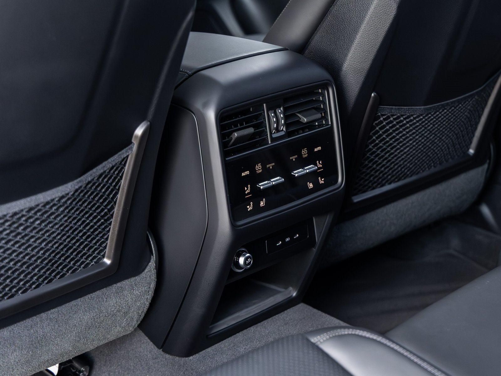 2025 Porsche Cayenne Coupe GTS