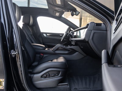 2025 Porsche Cayenne Coupe GTS