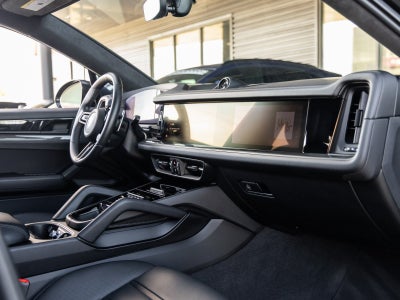 2025 Porsche Cayenne Coupe GTS