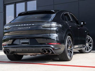 2023 Porsche Cayenne Turbo S E-Hybrid Coupe