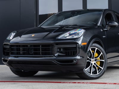 2023 Porsche Cayenne Turbo S E-Hybrid Coupe
