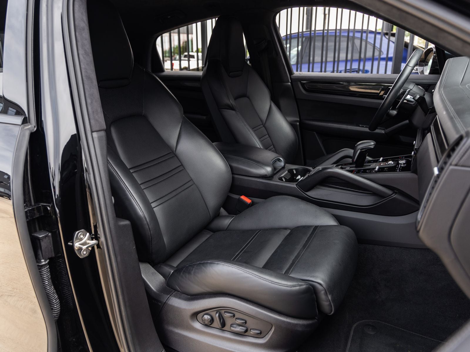 2023 Porsche Cayenne Turbo GT