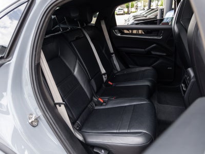 2024 Porsche Cayenne S Coupe