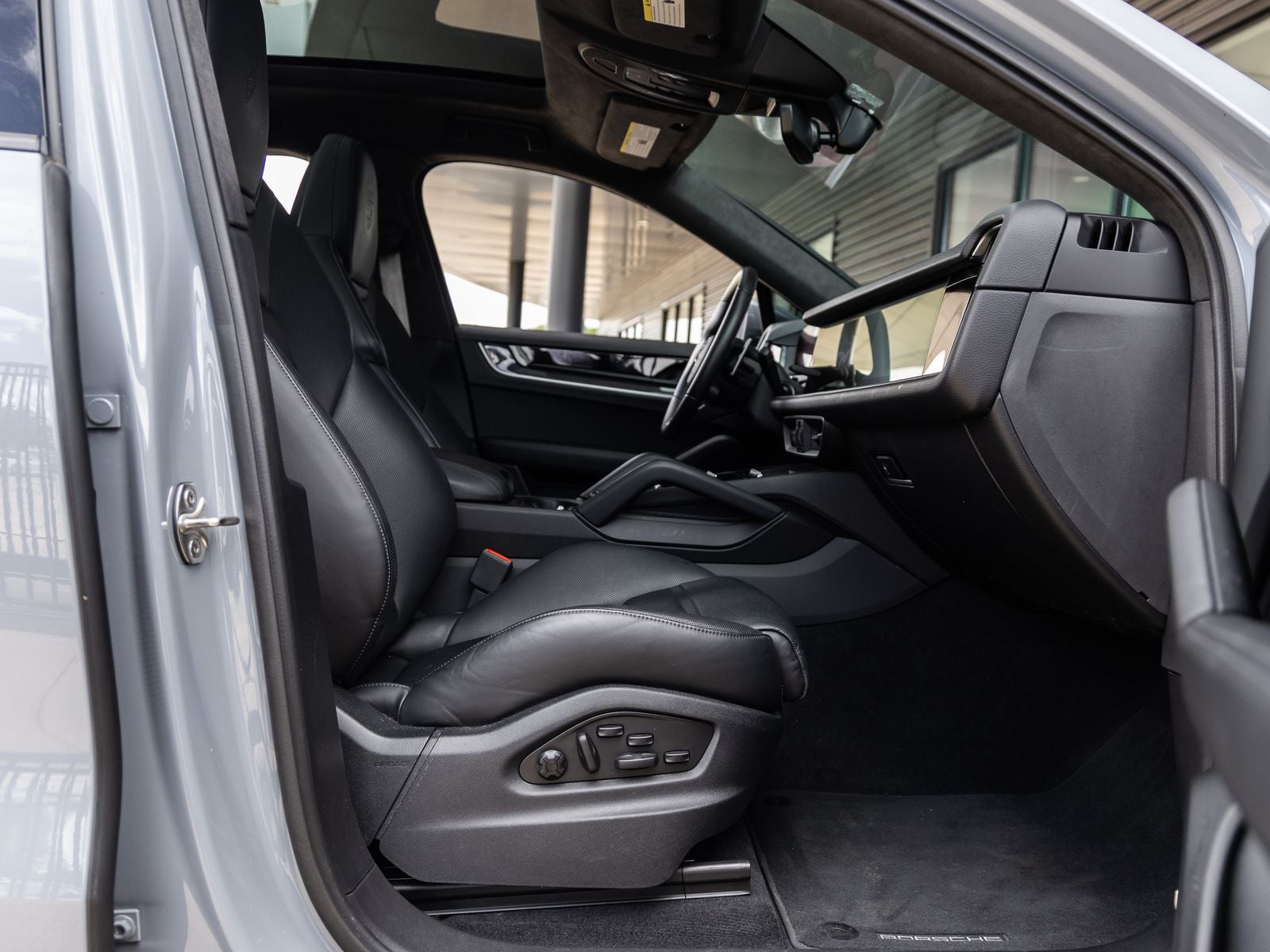 2024 Porsche Cayenne S Coupe