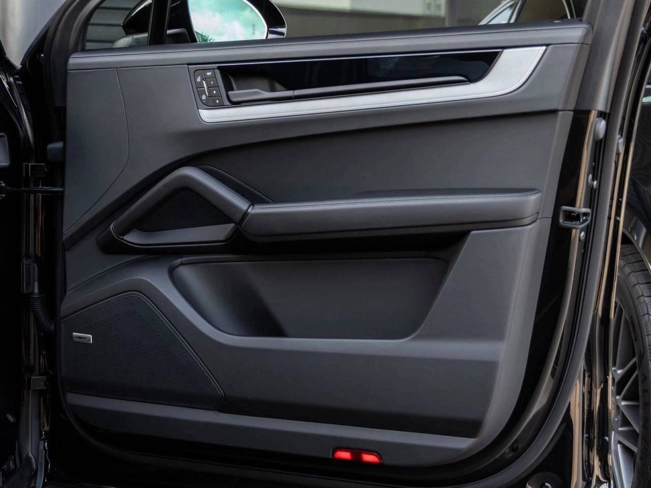 2025 Porsche Cayenne S Coupe