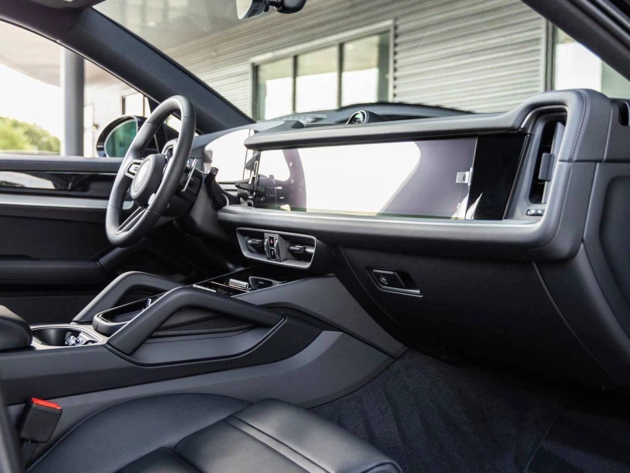 2025 Porsche Cayenne S Coupe