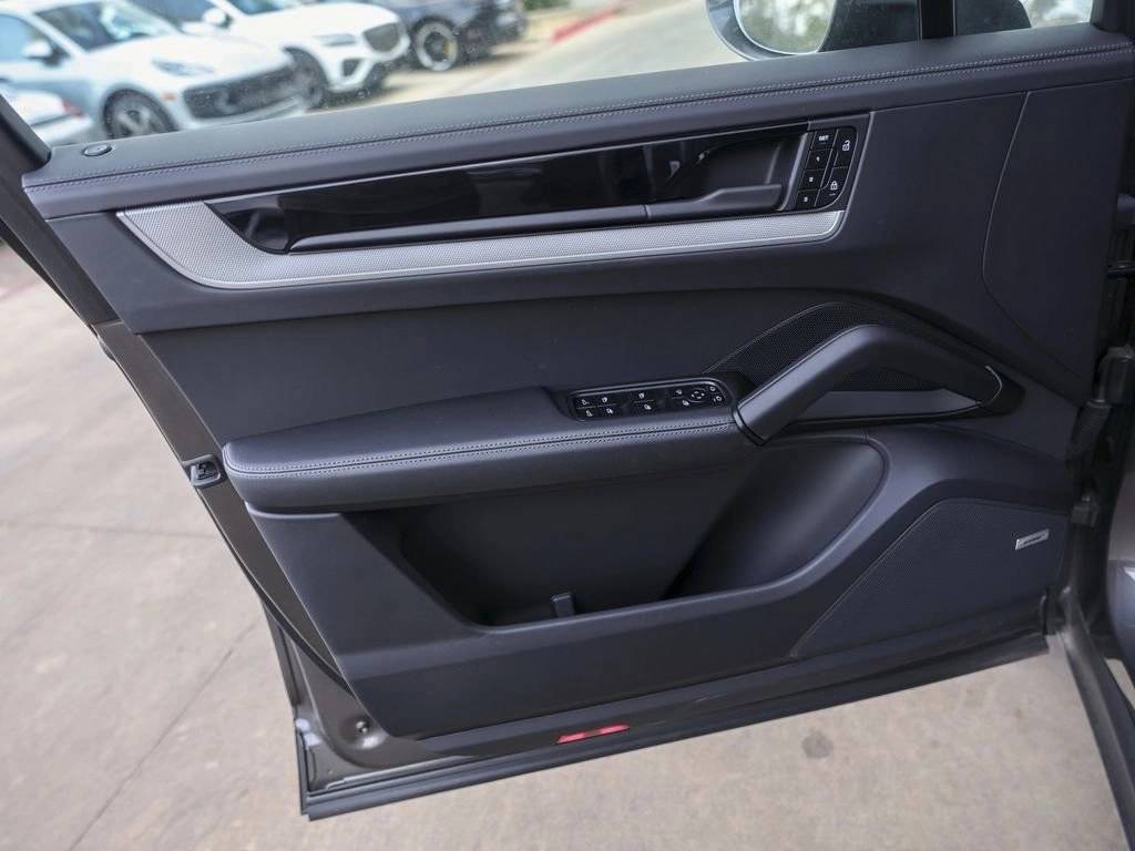 2025 Porsche Cayenne Cayenne S Coupe