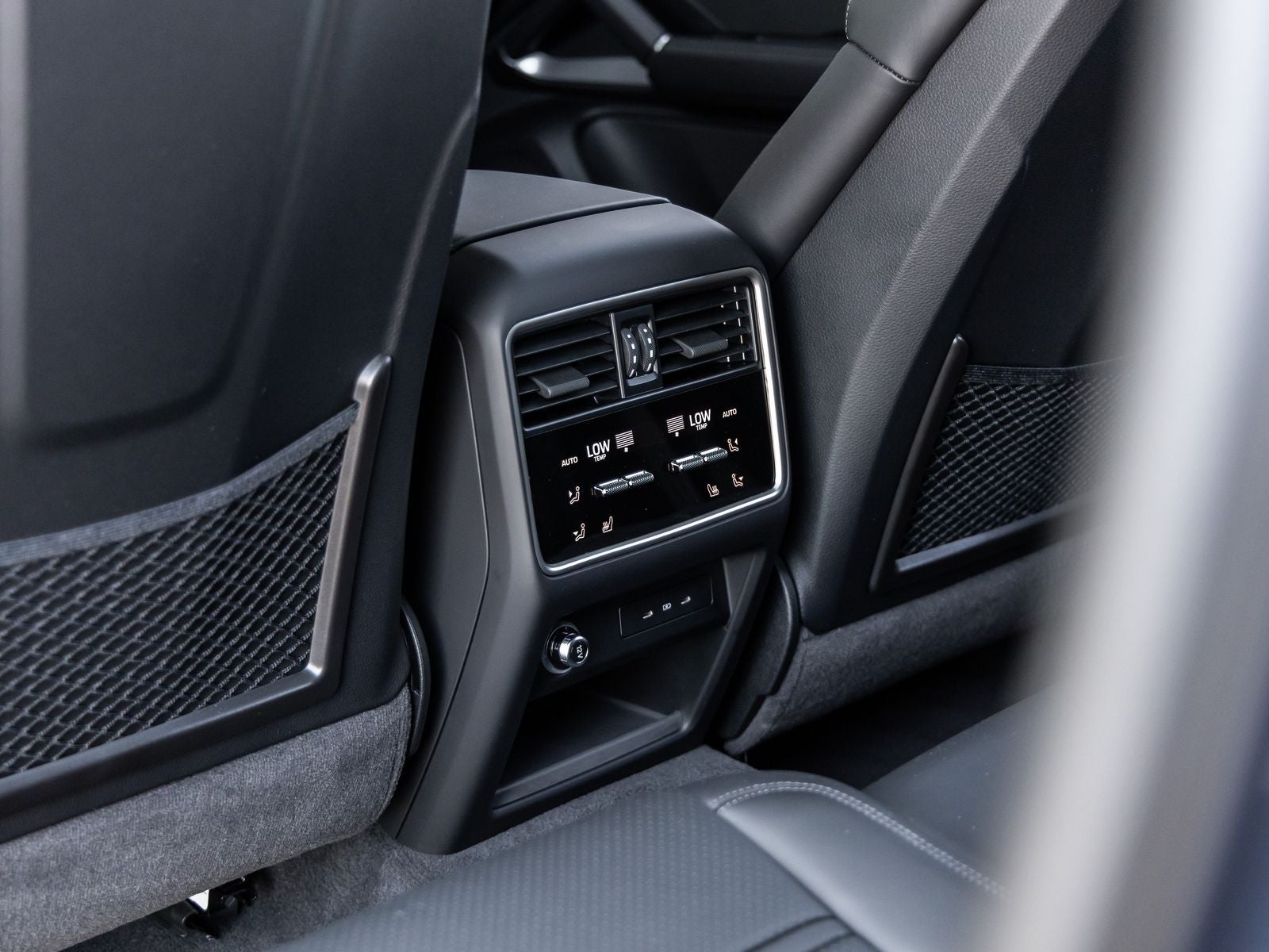 2025 Porsche Cayenne S Coupe