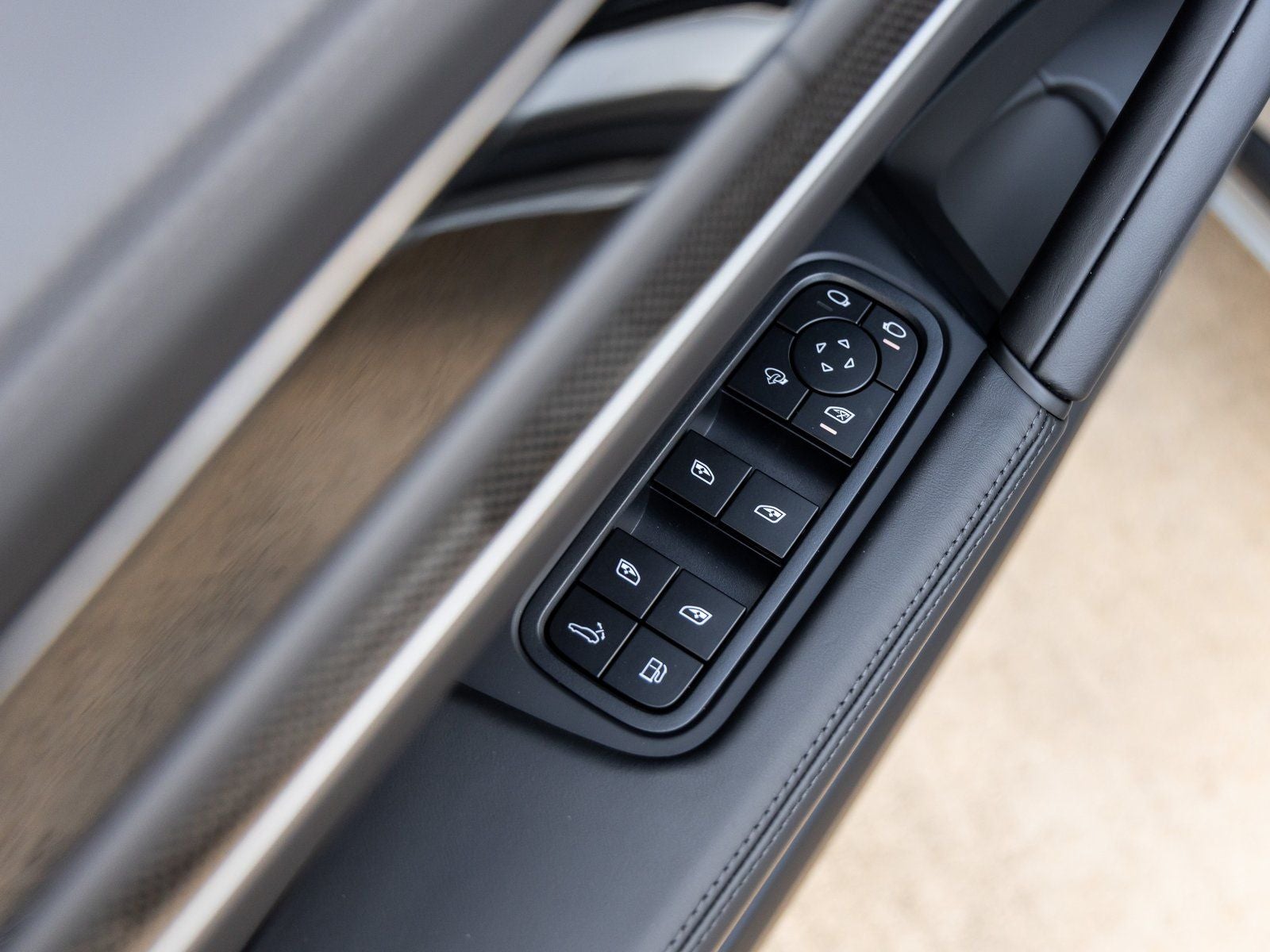 2025 Porsche Cayenne S E-Hybrid Coupe S