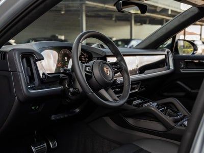 2025 Porsche Cayenne S E-Hybrid Coupe S