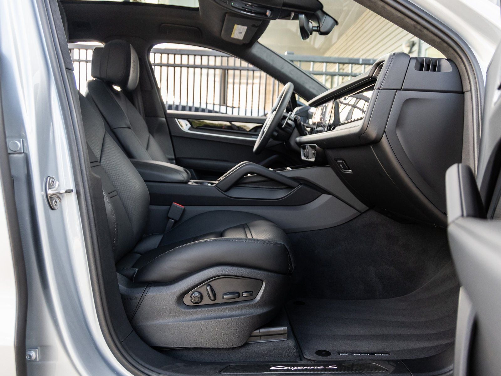 2025 Porsche Cayenne S E-Hybrid Coupe S