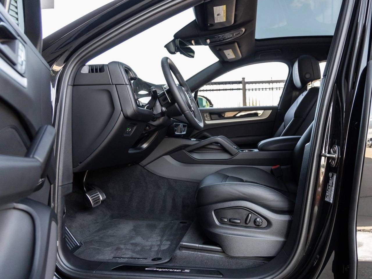 2025 Porsche Cayenne S E-Hybrid Coupe