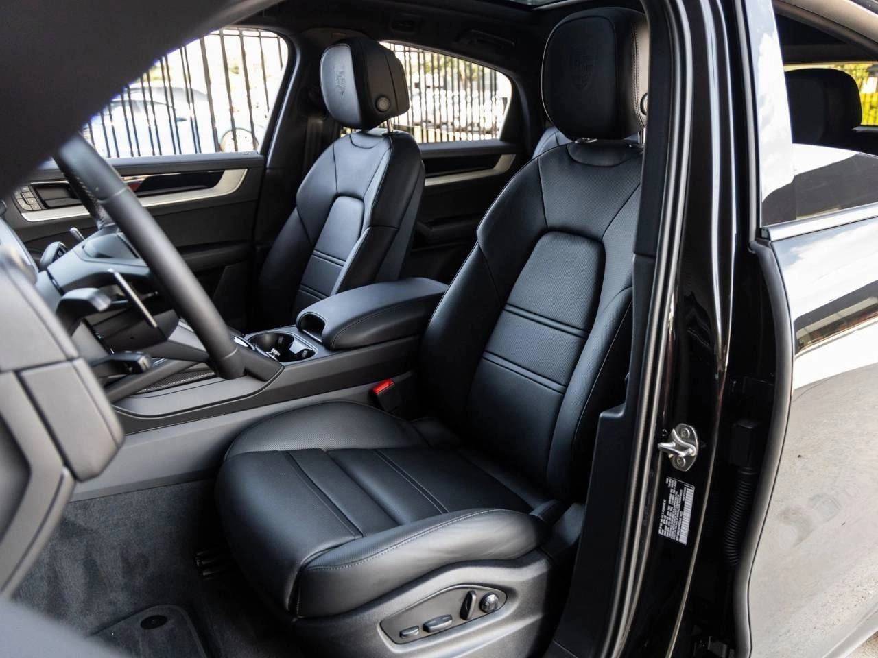 2025 Porsche Cayenne S E-Hybrid Coupe