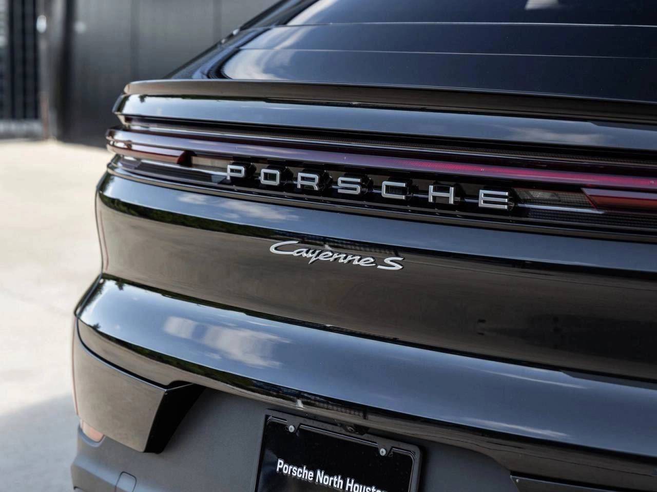 2025 Porsche Cayenne S E-Hybrid Coupe