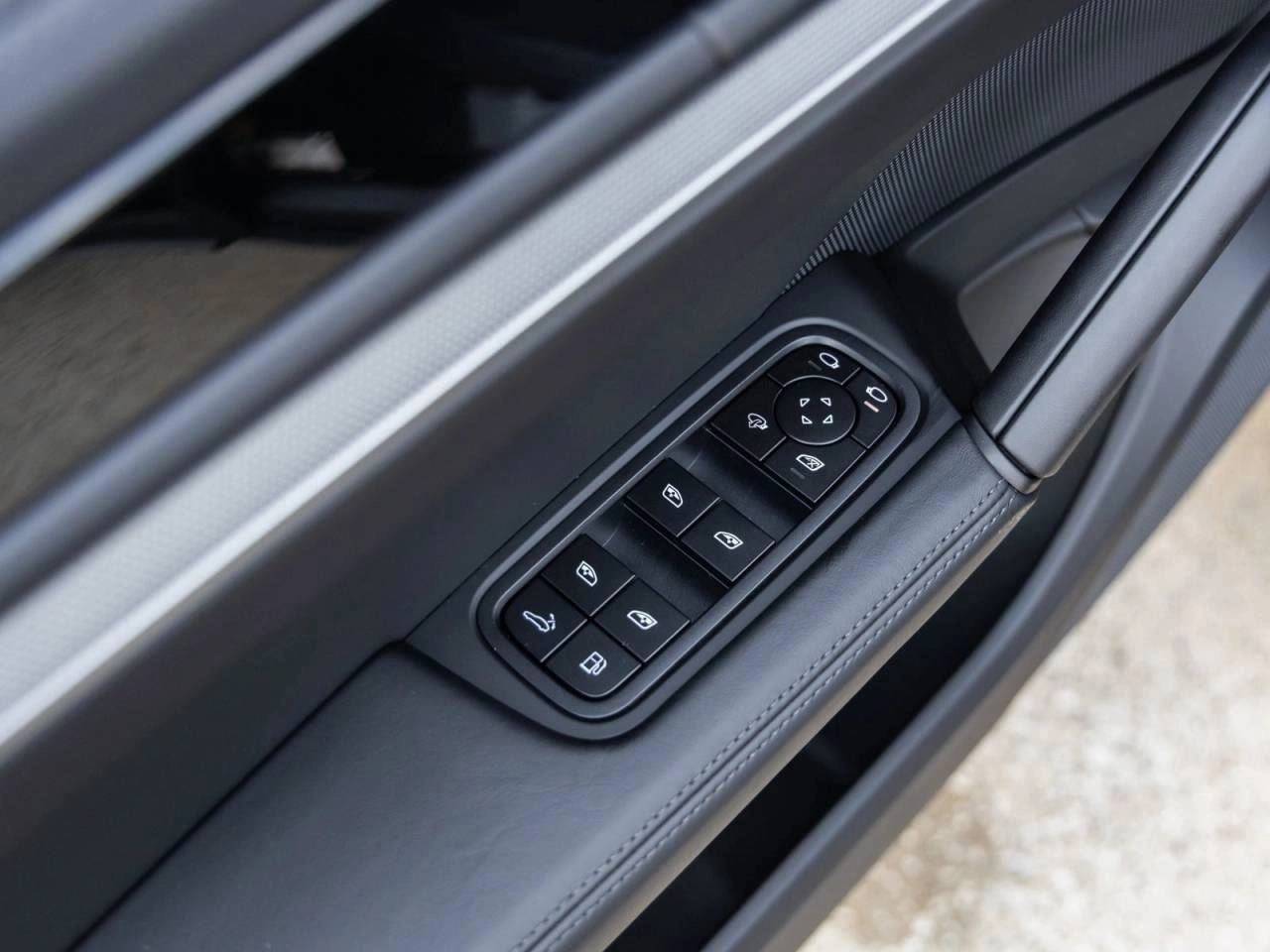 2025 Porsche Cayenne S E-Hybrid Coupe