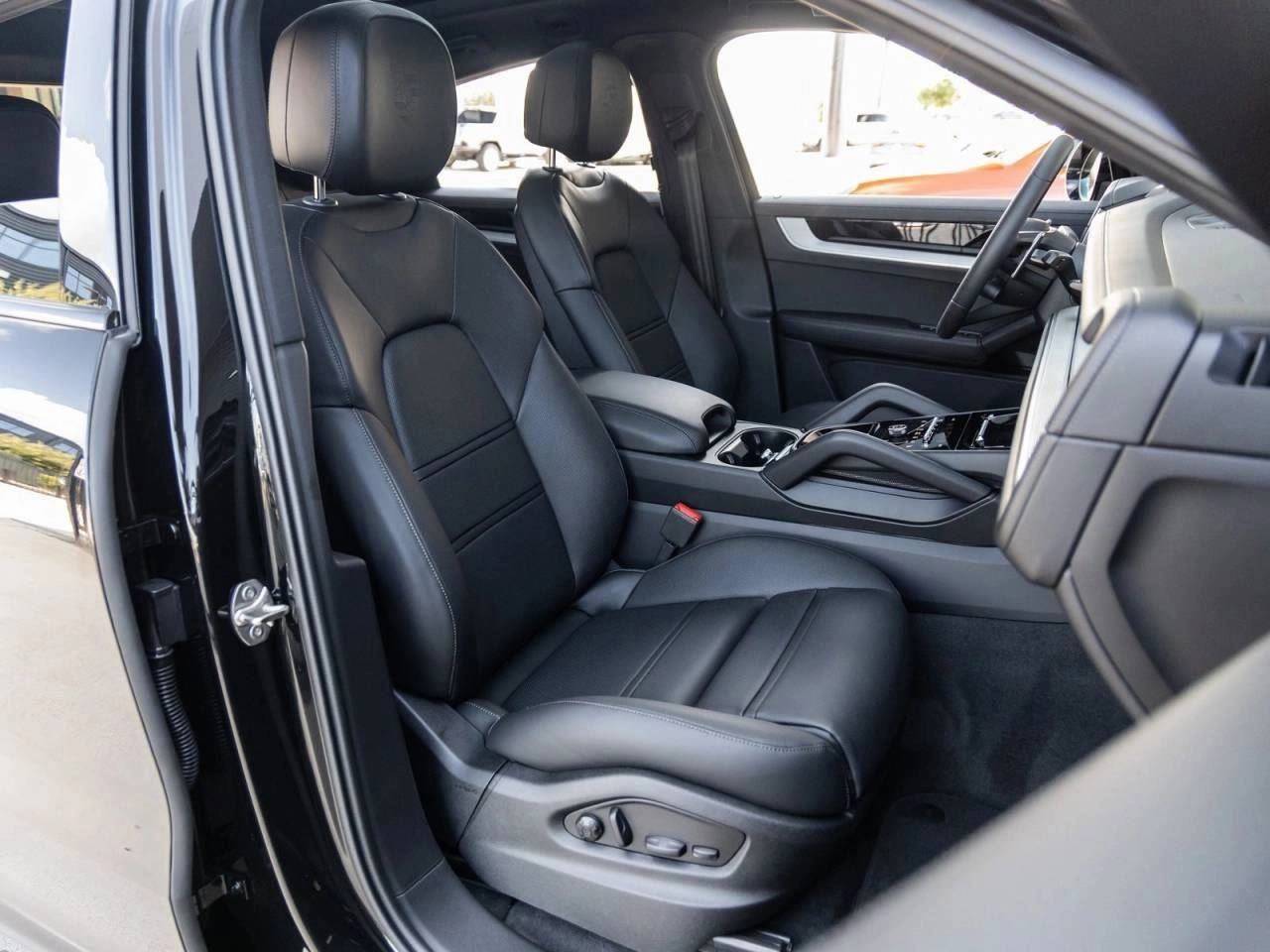 2025 Porsche Cayenne S E-Hybrid Coupe