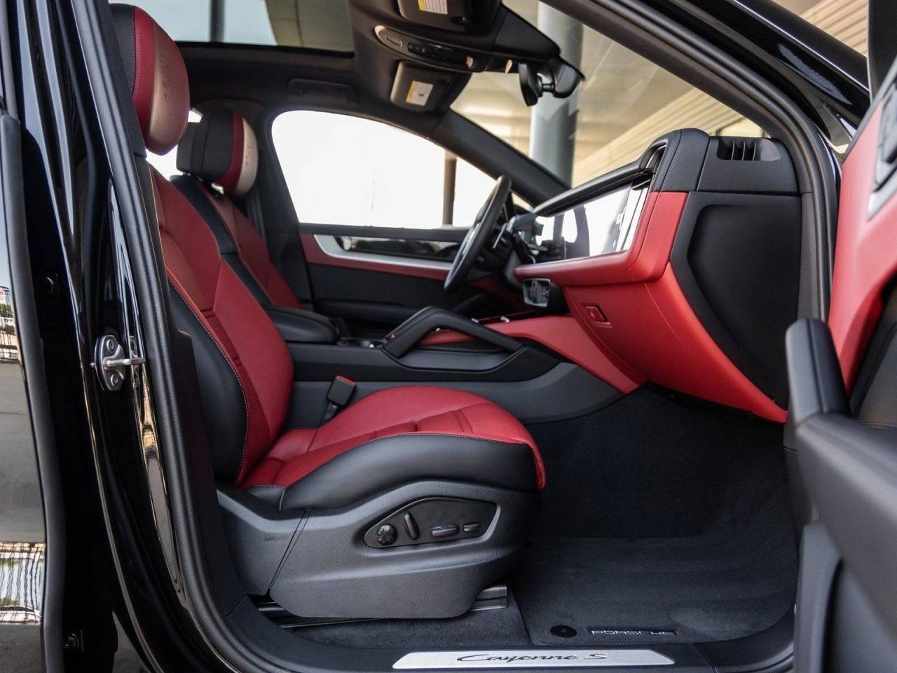 2025 Porsche Cayenne S E-Hybrid Coupe