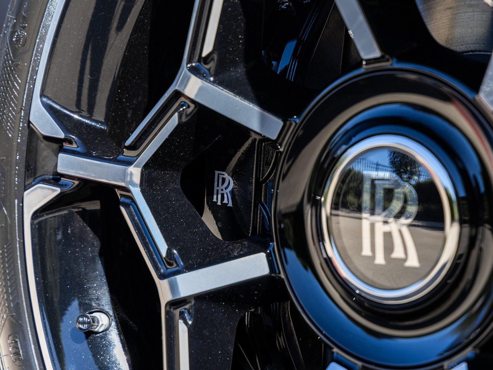 2026 Rolls-Royce Black Badge Ghost 