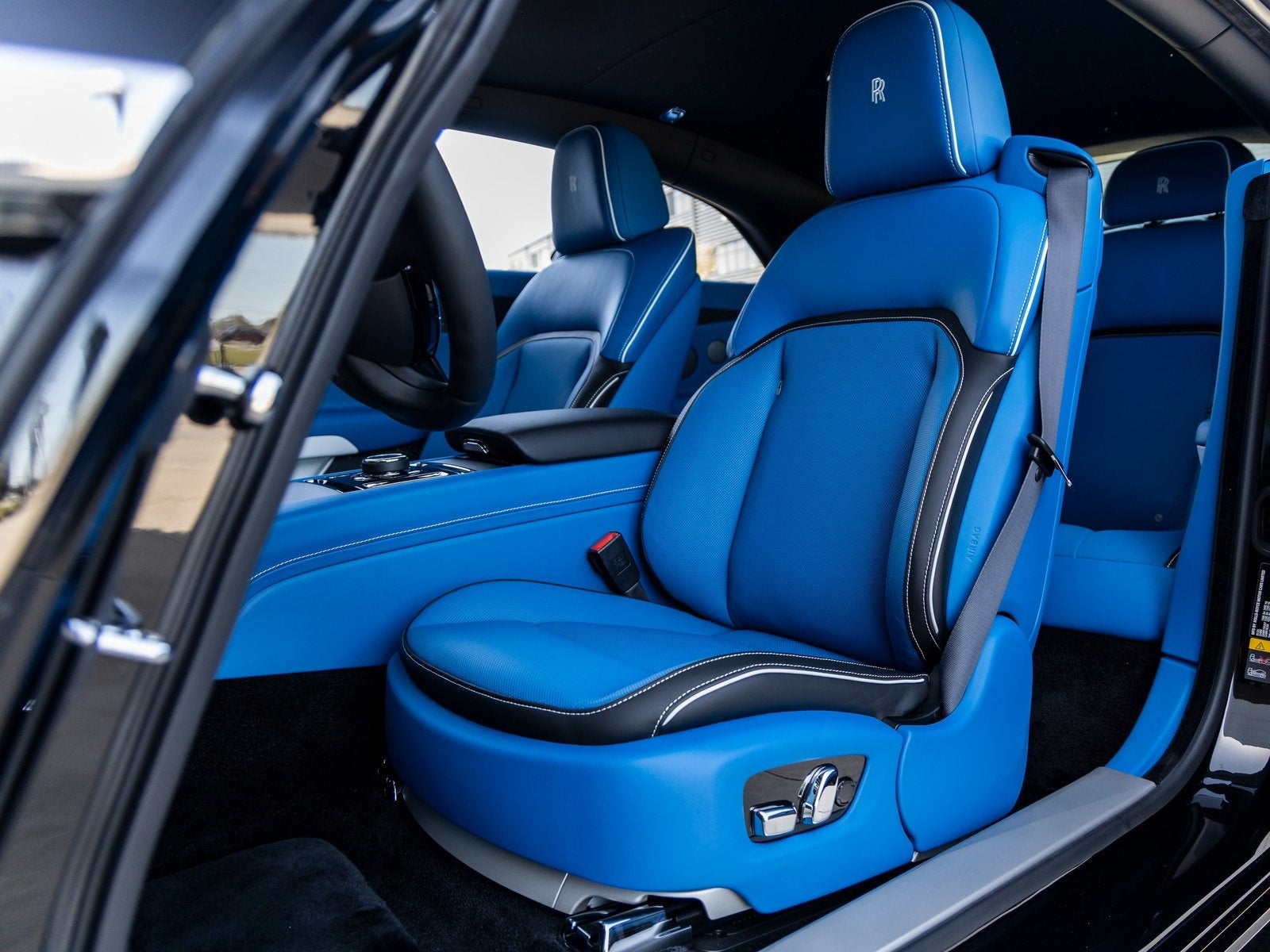 2025 Rolls-Royce Spectre Base