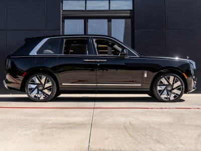 2027 Rolls-Royce Cullinan Base