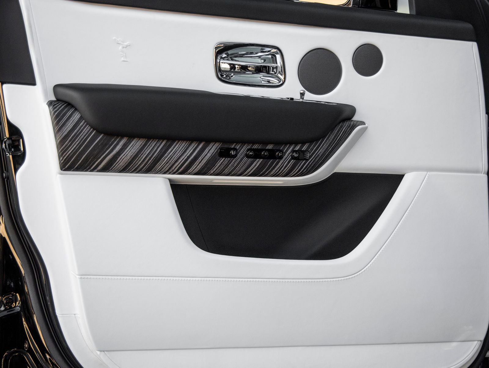 2027 Rolls-Royce Cullinan Base