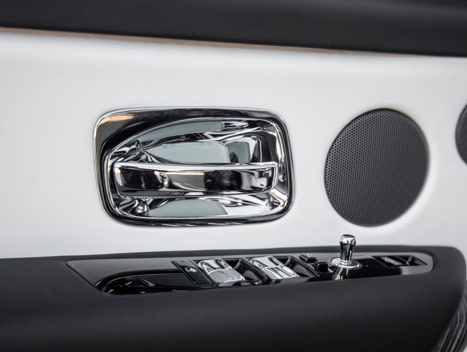 2027 Rolls-Royce Cullinan Base