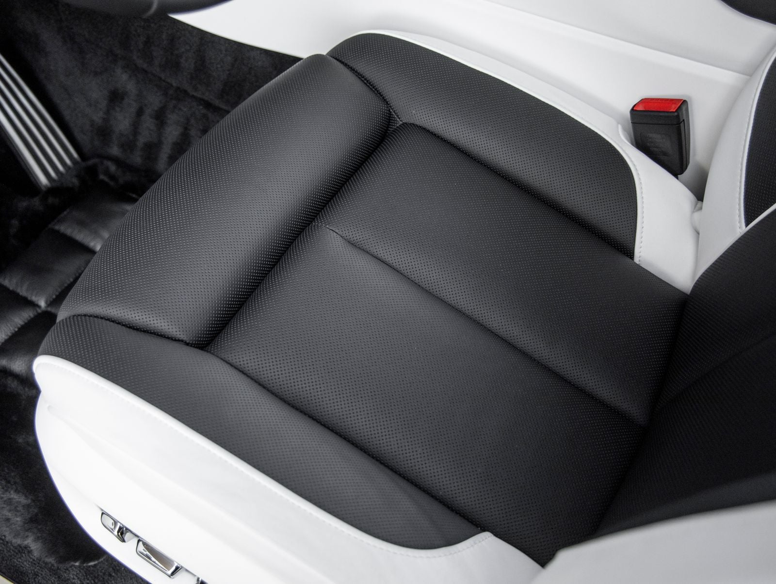 2027 Rolls-Royce Cullinan Base