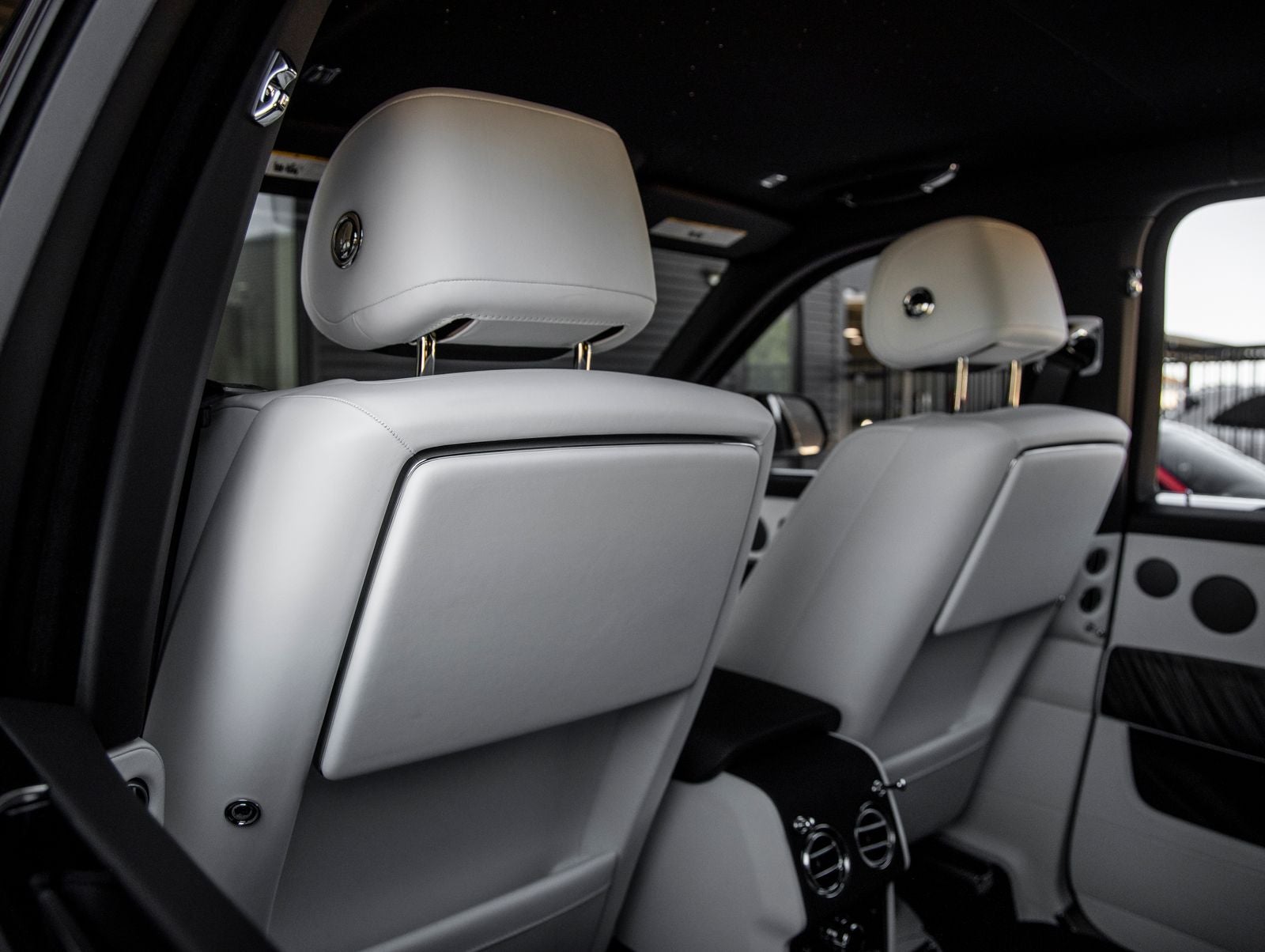2027 Rolls-Royce Cullinan Base