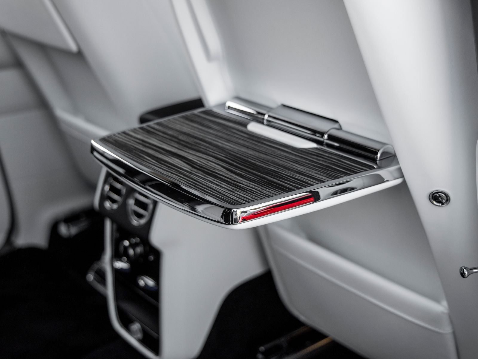 2027 Rolls-Royce Cullinan Base