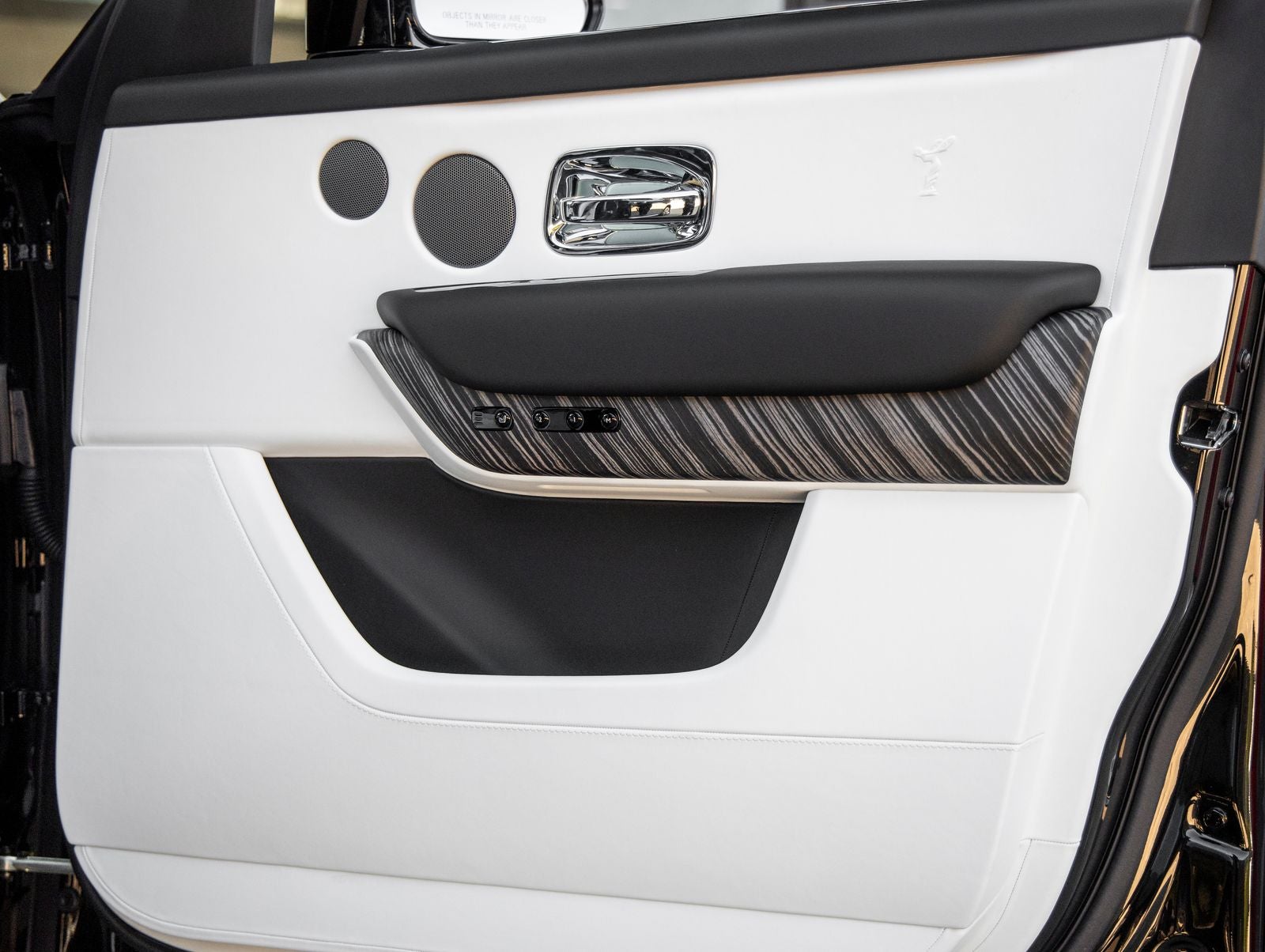 2027 Rolls-Royce Cullinan Base
