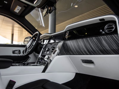 2027 Rolls-Royce Cullinan Base