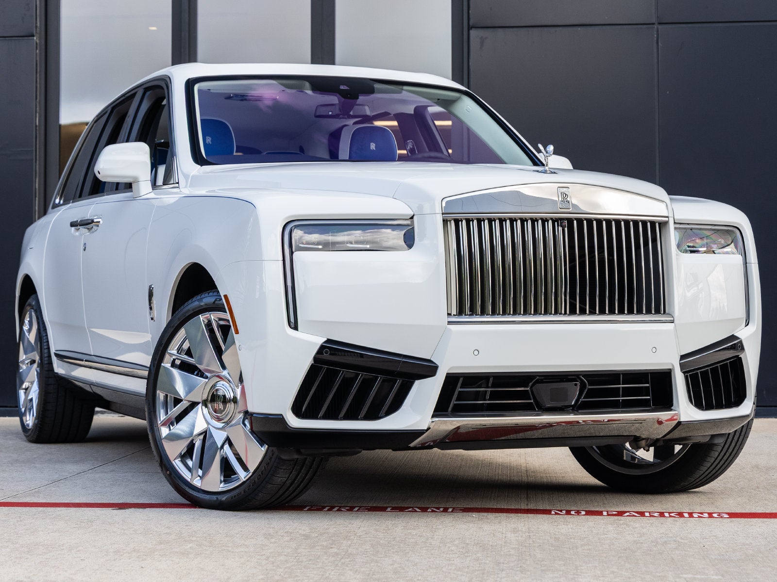 2027 Rolls-Royce Cullinan 