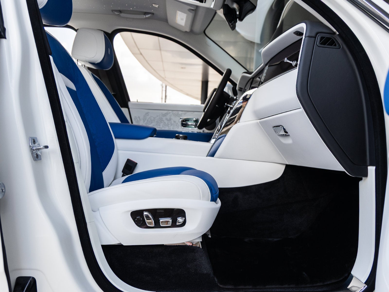 2027 Rolls-Royce Cullinan 