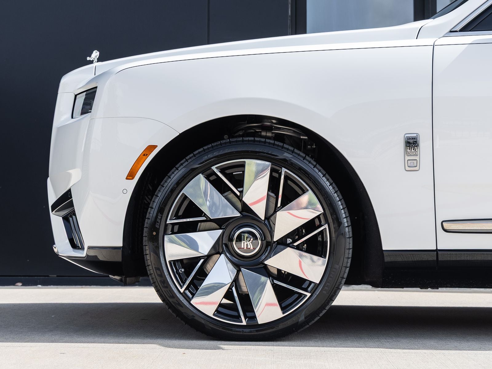 2027 Rolls-Royce Cullinan 