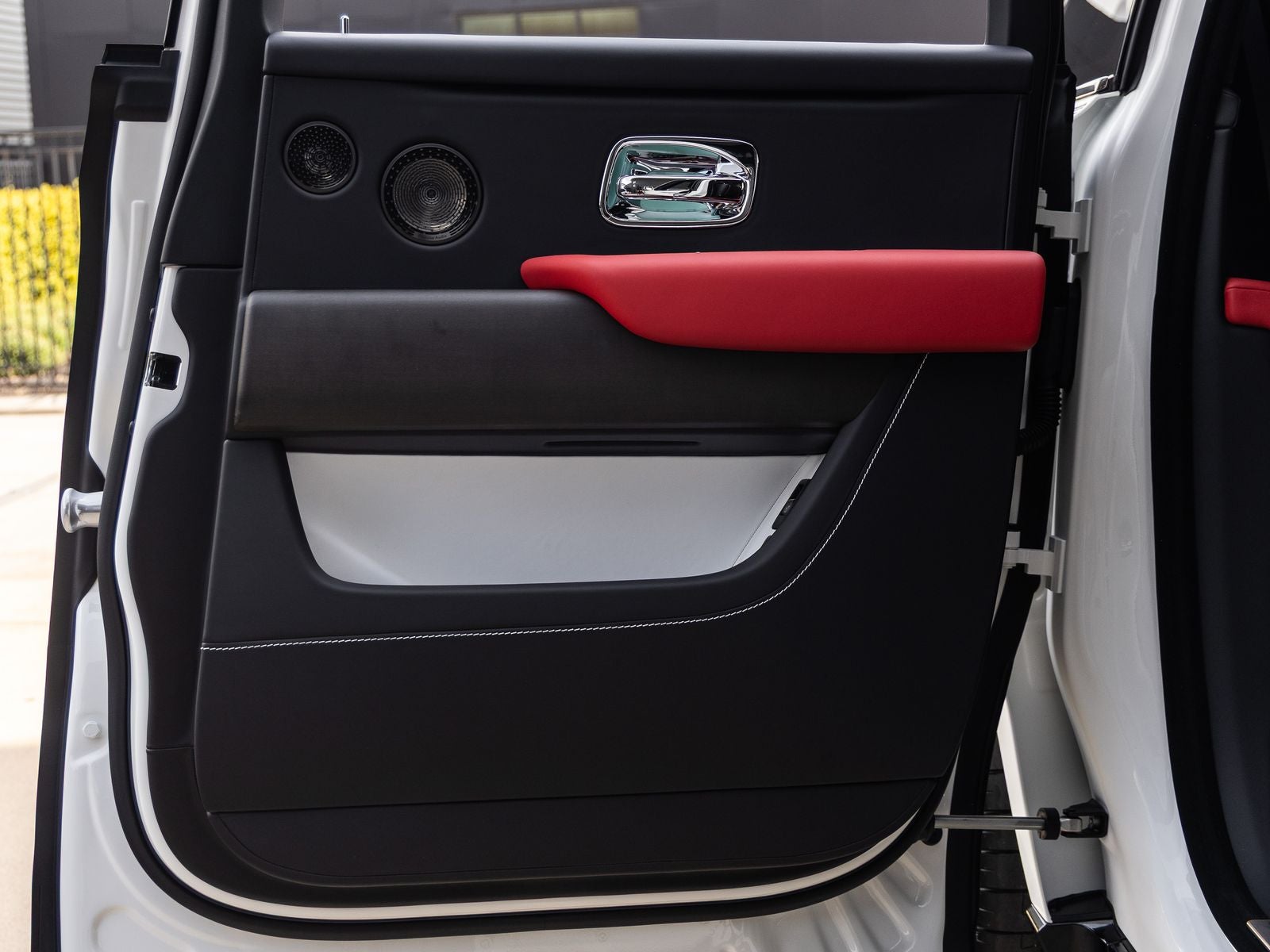 2027 Rolls-Royce Cullinan 
