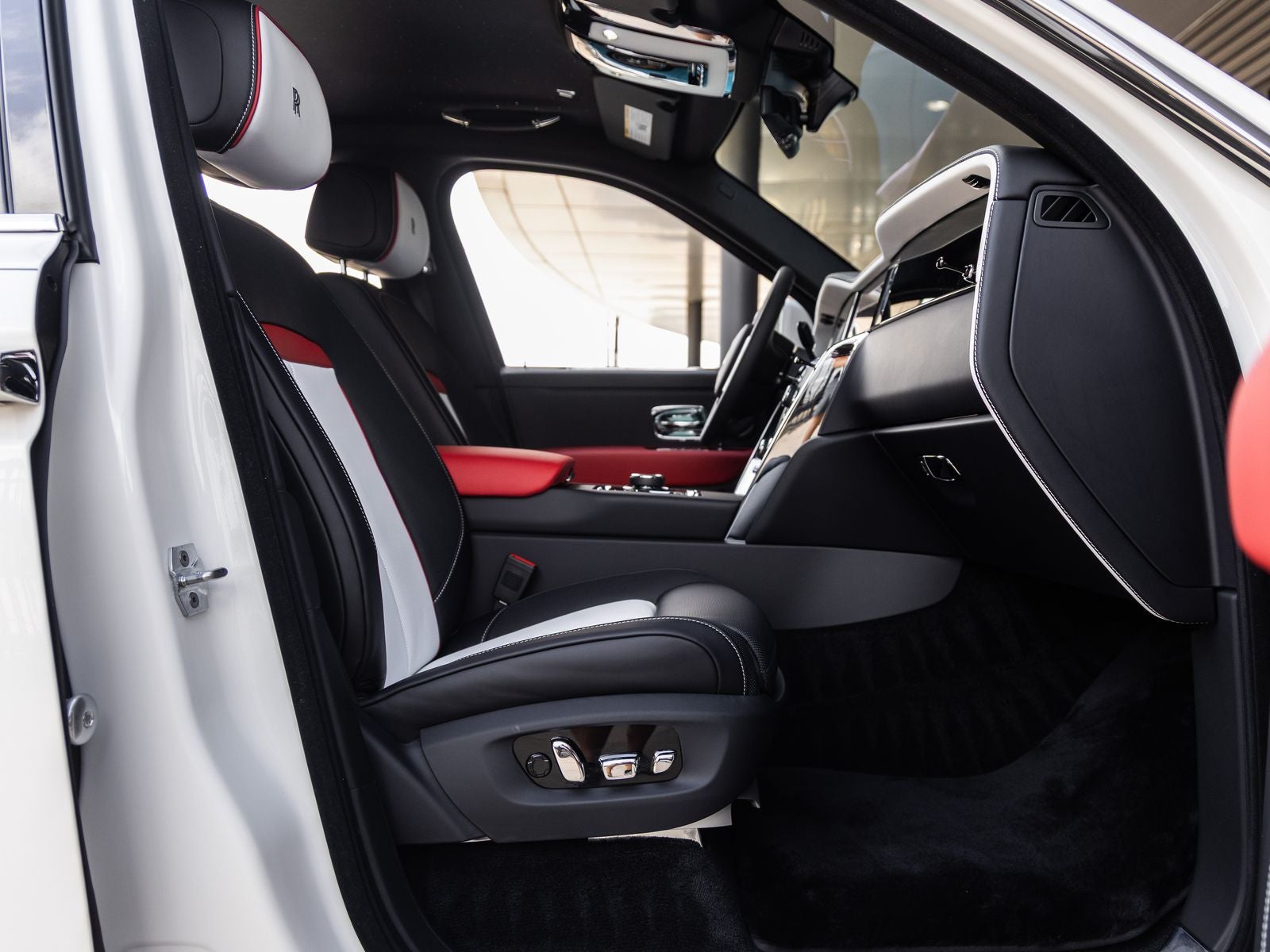 2027 Rolls-Royce Cullinan 